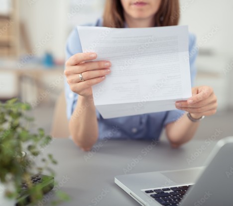 The-Developing-Doctor_Ben-Reinking_Iowa_Medical-Students_woman-reading-papers